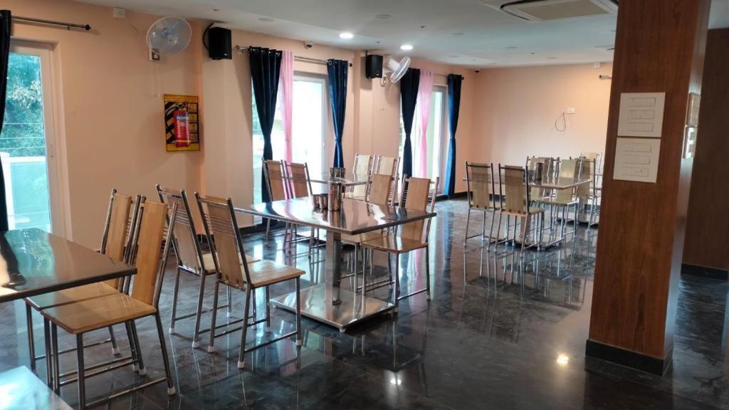 Hotel Madigai Thanjavur ภายนอก รูปภาพ